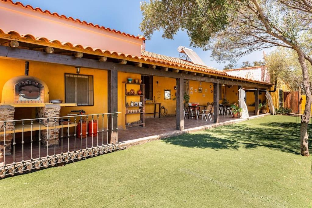 Casa Rural Navalonguilla Con Piscina سانتا أولالا ديل كالا المظهر الخارجي الصورة