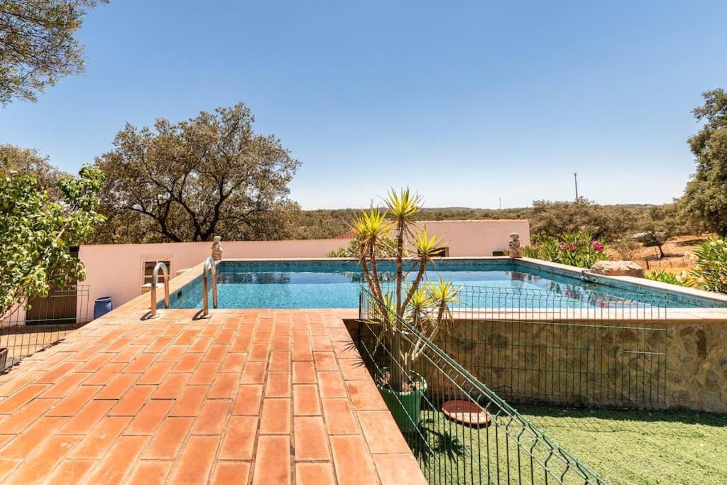 Casa Rural Navalonguilla Con Piscina سانتا أولالا ديل كالا المظهر الخارجي الصورة